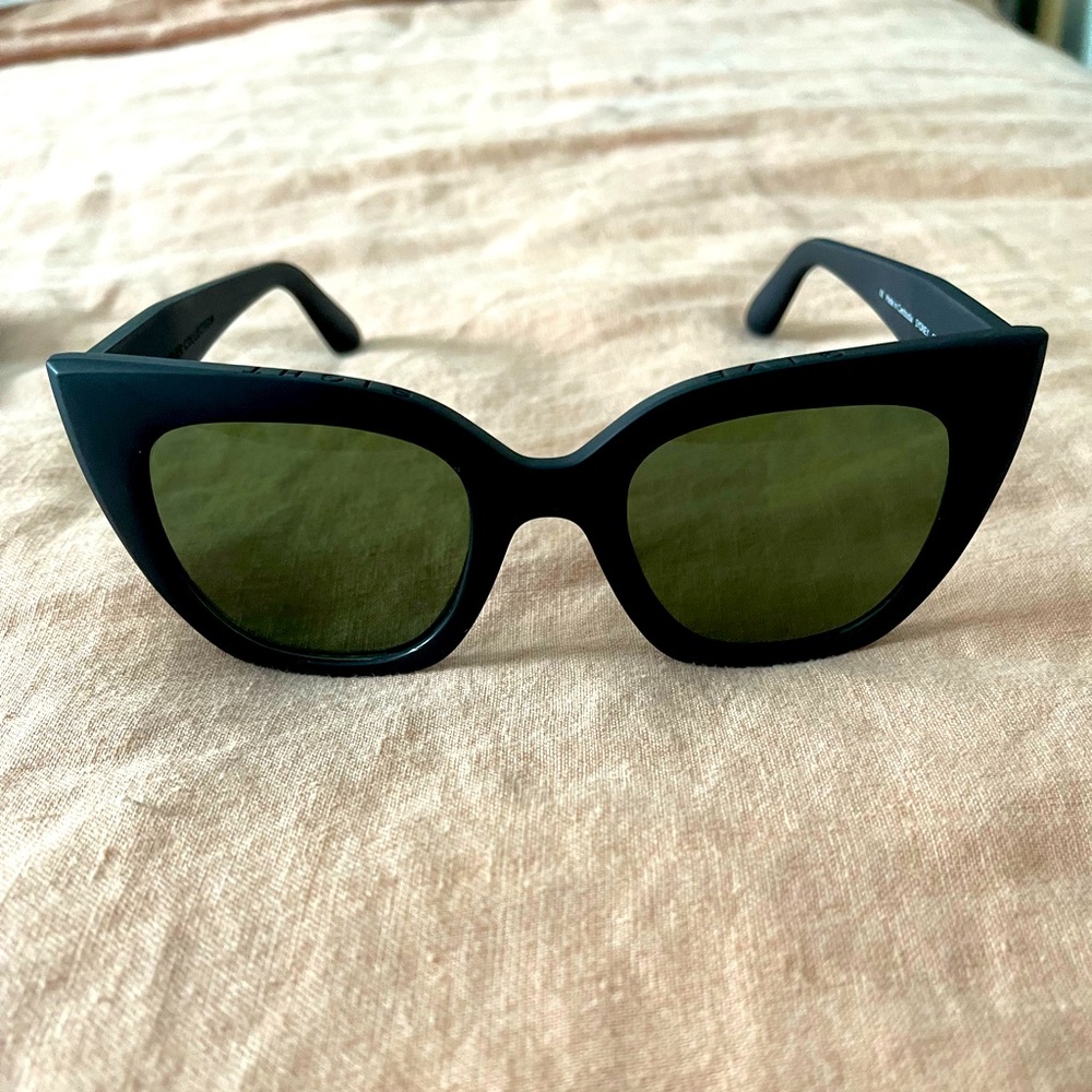 Tom’s sunglasses